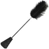 DARKNESS – Kétoldalas lovaglóostor tollas végződéssel, fekete, 56 cm