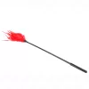 KINK – Érzéki tollas csiklandozó pálca, 45 cm, piros