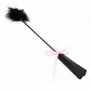 KINK - Csiklandozó toll rózsaszín masnival, 49 cm
