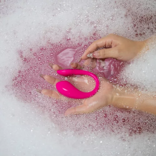 LOVENSE - Lush Mini – App-vezérelt viselhető G-pont vibrotojás, újratölthető